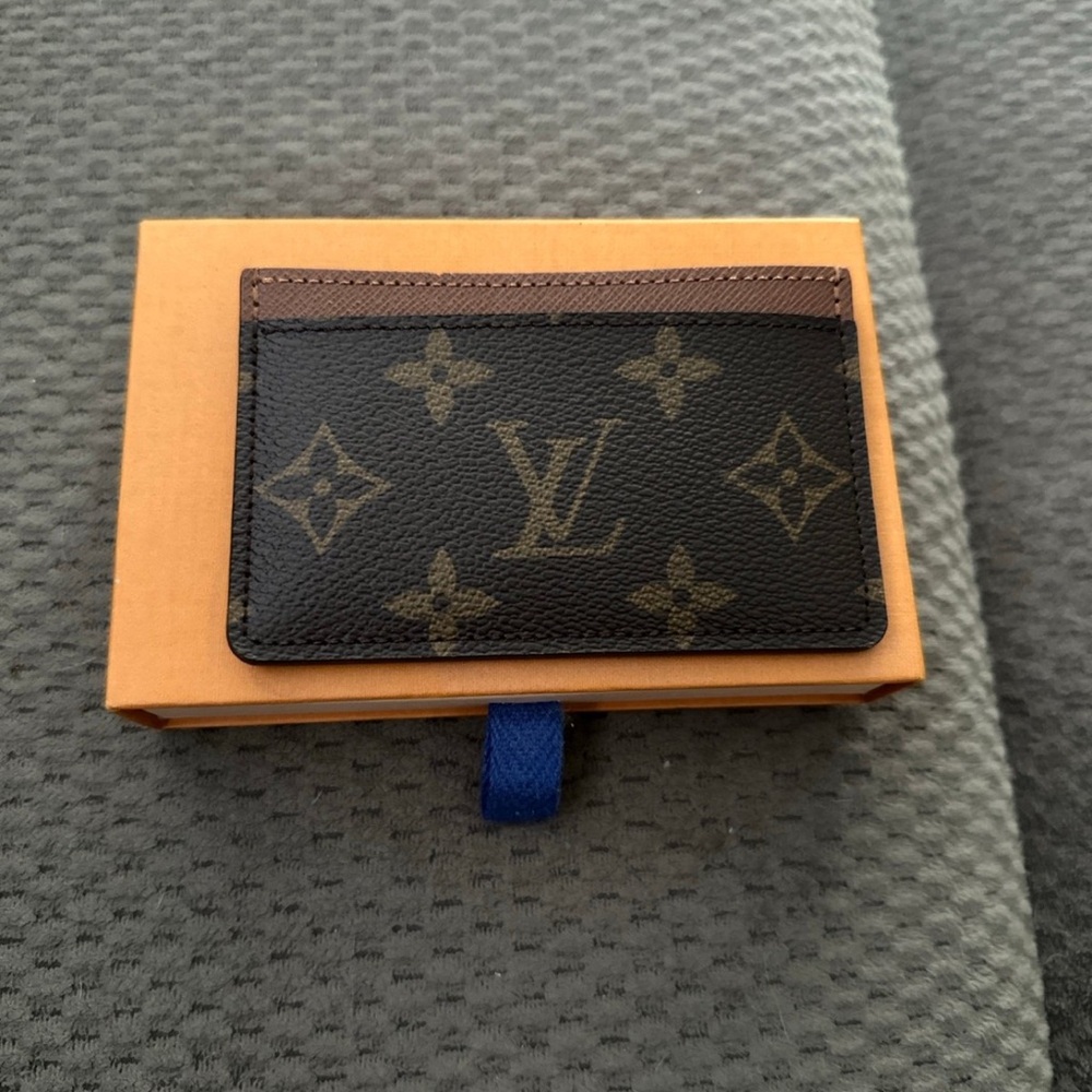 Louis Vuitton Monogram Card Holder - Brown